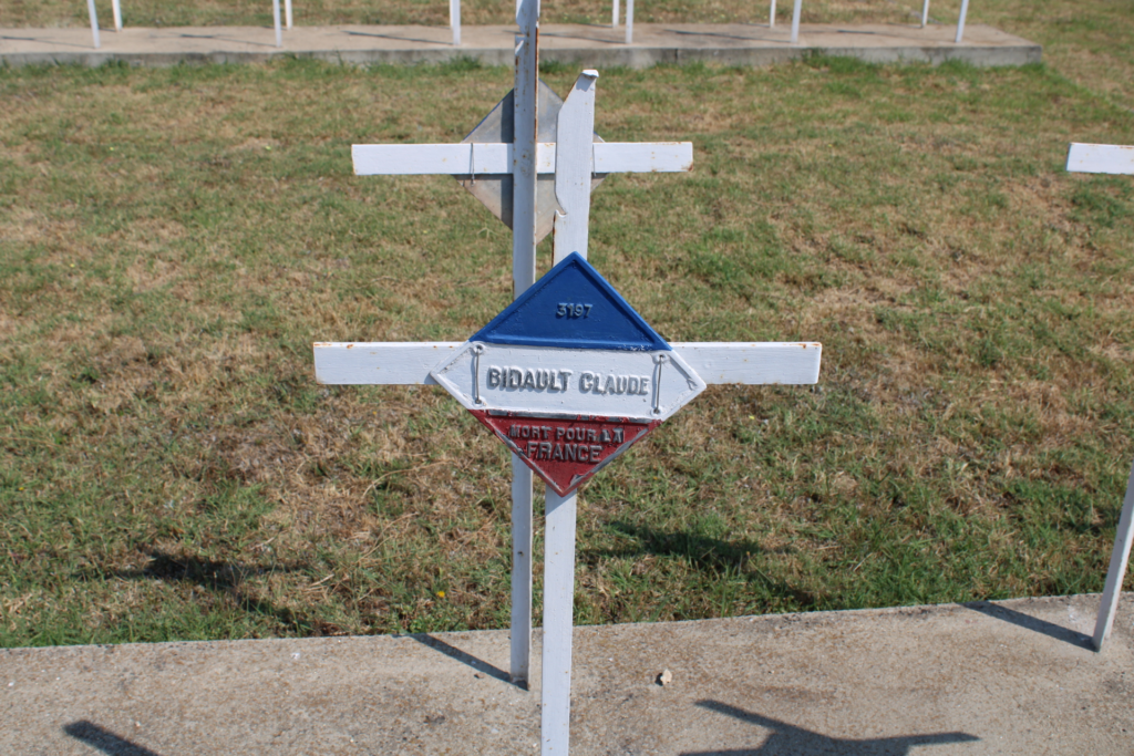 Photographie de la tombe de Claude Bidault au cimetière militaire français de Bitola